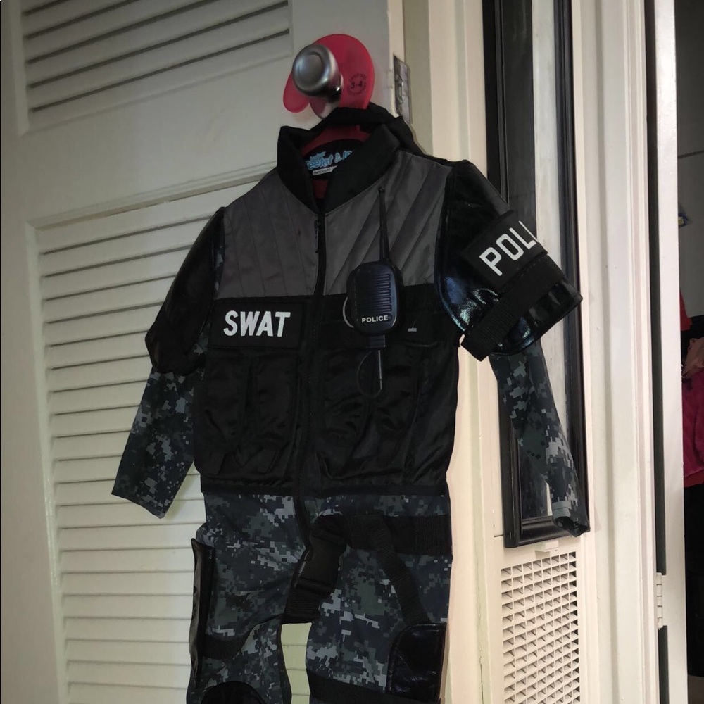 Swat holloween custome, never worn